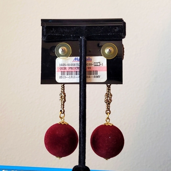 2 Vintage Goldtone Velour Dangle Earrings - Picture 4 of 4